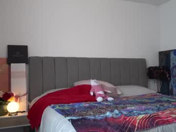 girl
        beyllove_d cam image #2141942