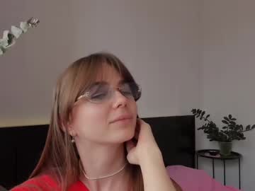 girl
        monicca_ cam image #4771078