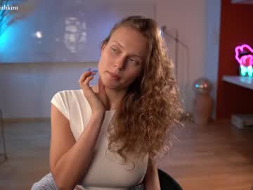 girl
        chillwithkira cam image #1411934