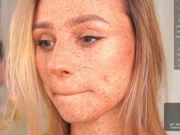 girl
        artease cam image #2874180