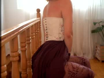 girl
        ms_dira cam image #6746921