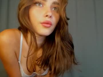 girl
        scarletmore cam image #2317034