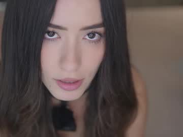 girl
        emyii cam image #6239222