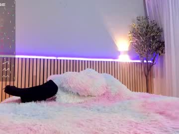 girl
        little_effy18 cam image #3659916