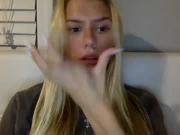 girl
        seraphinamonroe cam image #2699388
