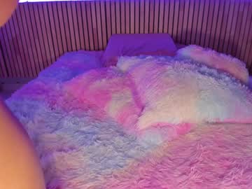 girl
        little_effy18 cam image #3551987