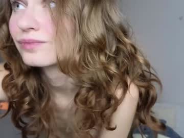girl
        lolliruth cam image #5206380