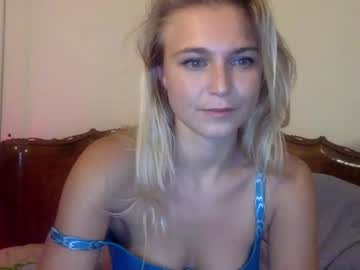girl
        alexia_______ cam image #3200842