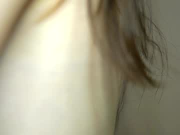 girl
        peek_in_my_window cam image #4567800