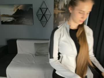 girl
        shewell cam image #6413828