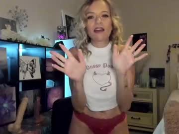 girl
        laceycoffeegirl cam image #2604463