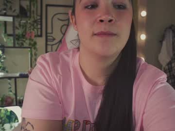 girl
        chery_lady22 cam image #5660832