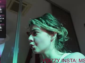 girl Live Cam Girls Love To Strip Naked For Their Viewers with crazydaisy_