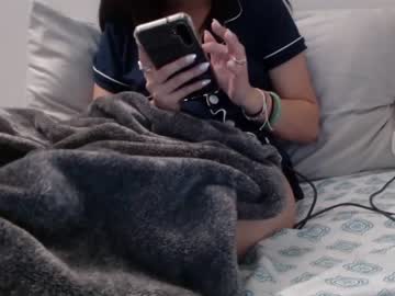 girl
        london_tipton cam image #2671856
