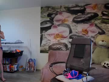 girl
        jennycutey cam image #2959984