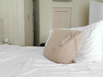 girl
        asiangirlandwhiteguy cam image #1450519