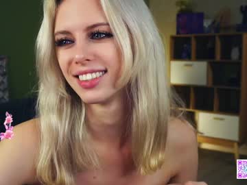 girl
        audreycarvin cam image #5484107