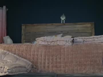 couple
        mssbb cam image #6535978