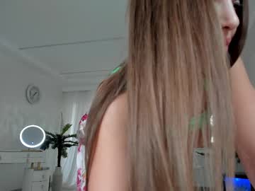 girl
        tiffanyhouston_ cam image #6249328