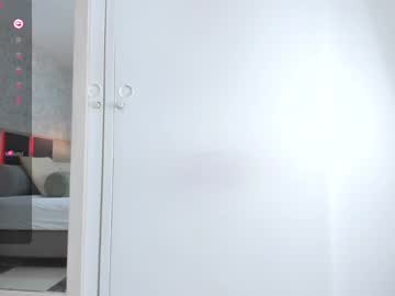 girl
        lili_foxy cam image #5942952