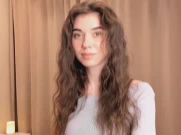 girl
        katiebarfield cam image #6871402