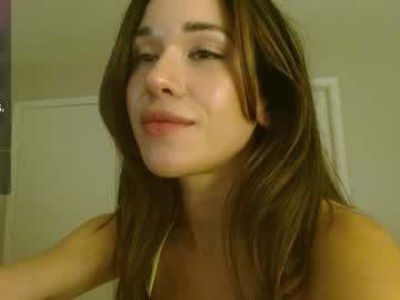 girl
        valerie_james3 cam image #4524775