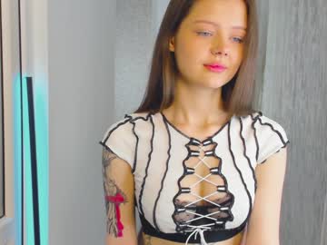 girl
        itwasinsimpsons cam image #1590761