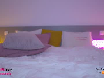girl
        ambercb cam image #1290572