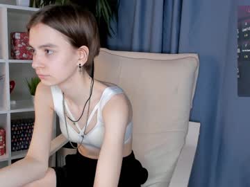 girl
        maydaheathman cam image #4000335