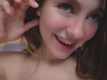 girl
        mia_elfie cam image #5299770