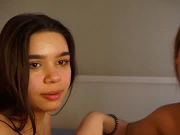 girl
        a_mhere cam image #373424