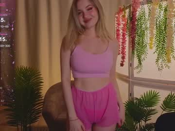 girl
        oliviabr0wn cam image #3589553