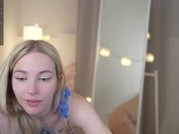 girl
        my_stella cam image #2720934