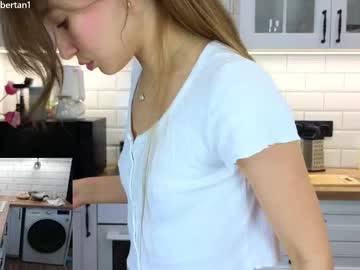 girl
        ambertan1 cam image #6311367