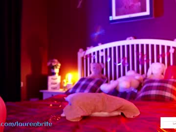 girl
        laurenbrite cam image #6189449