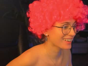 girl
        linellali cam image #105514
