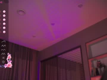girl
        lunanight_ cam image #4947187