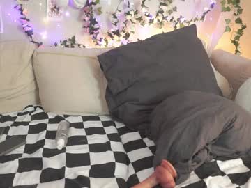 girl
        caramelangels cam image #6975207