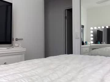 girl
        alaiaxox cam image #3912589