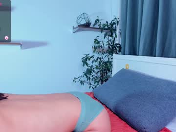 girl
        _night_moon_ cam image #3027999