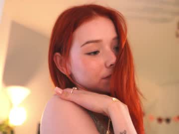 girl
        okily_dokily cam image #5010613