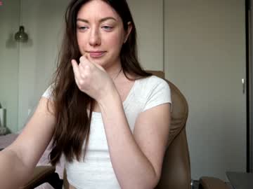 girl
        ronny_ponny cam image #6300251