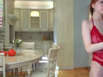 girl
        shirleywhitney cam image #2740115