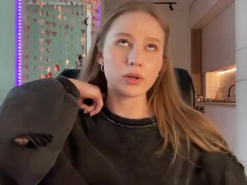 girl
        whoisalisa cam image #6746106