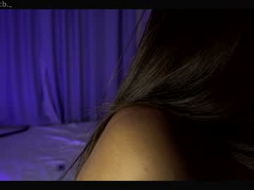 girl
        emilybatee cam image #2797607