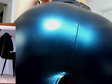 girl
        legswattitude cam image #3522411