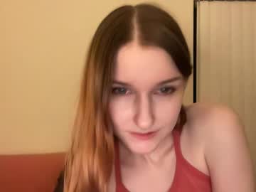 girl
        tinytittytia cam image #5143418