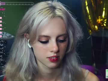 girl
        audreycarvin cam image #4416015