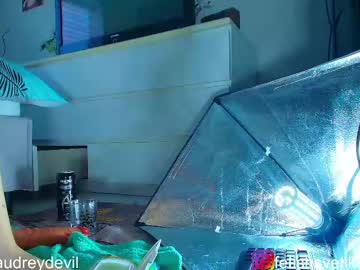 girl
        audreydevil cam image #6408831