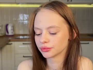 girl
        tweety_doing_sweety cam image #5601571